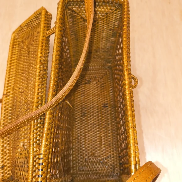 Bembien Flora Crossbody Bag - Picture 8 of 11